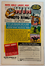 Load image into Gallery viewer, Fighting Forces #62 7.0
