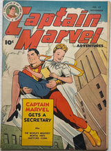 Load image into Gallery viewer, Captain Marvel Adventures #67 6.0
